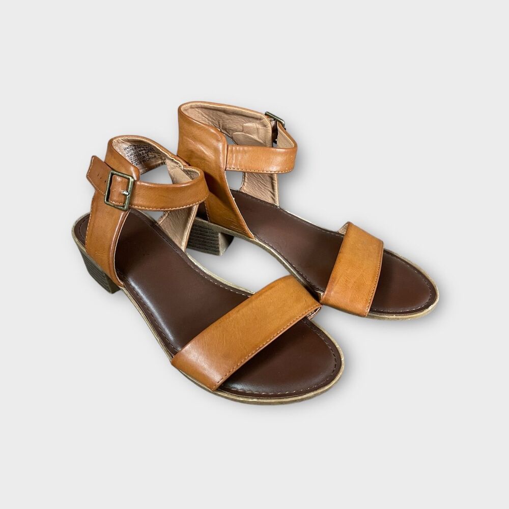 Rock & Candy Women's Tan Flat Ankle Strap Sandals Size 9.5 Summer Versatile Boho